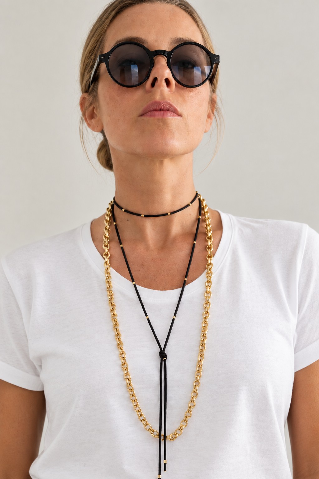 negro collar largo dorado